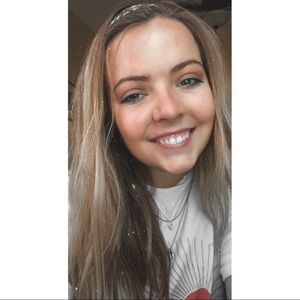 Meet your Posher, Katelyn